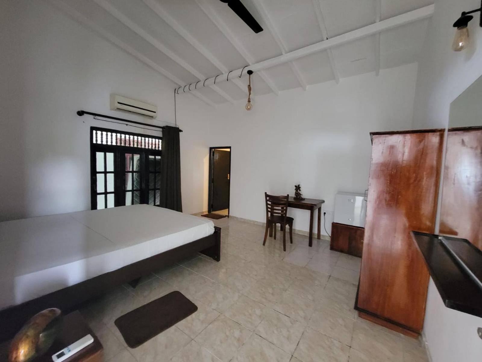 The Empyrean Airport Transit Hotel Katunayake Exterior photo