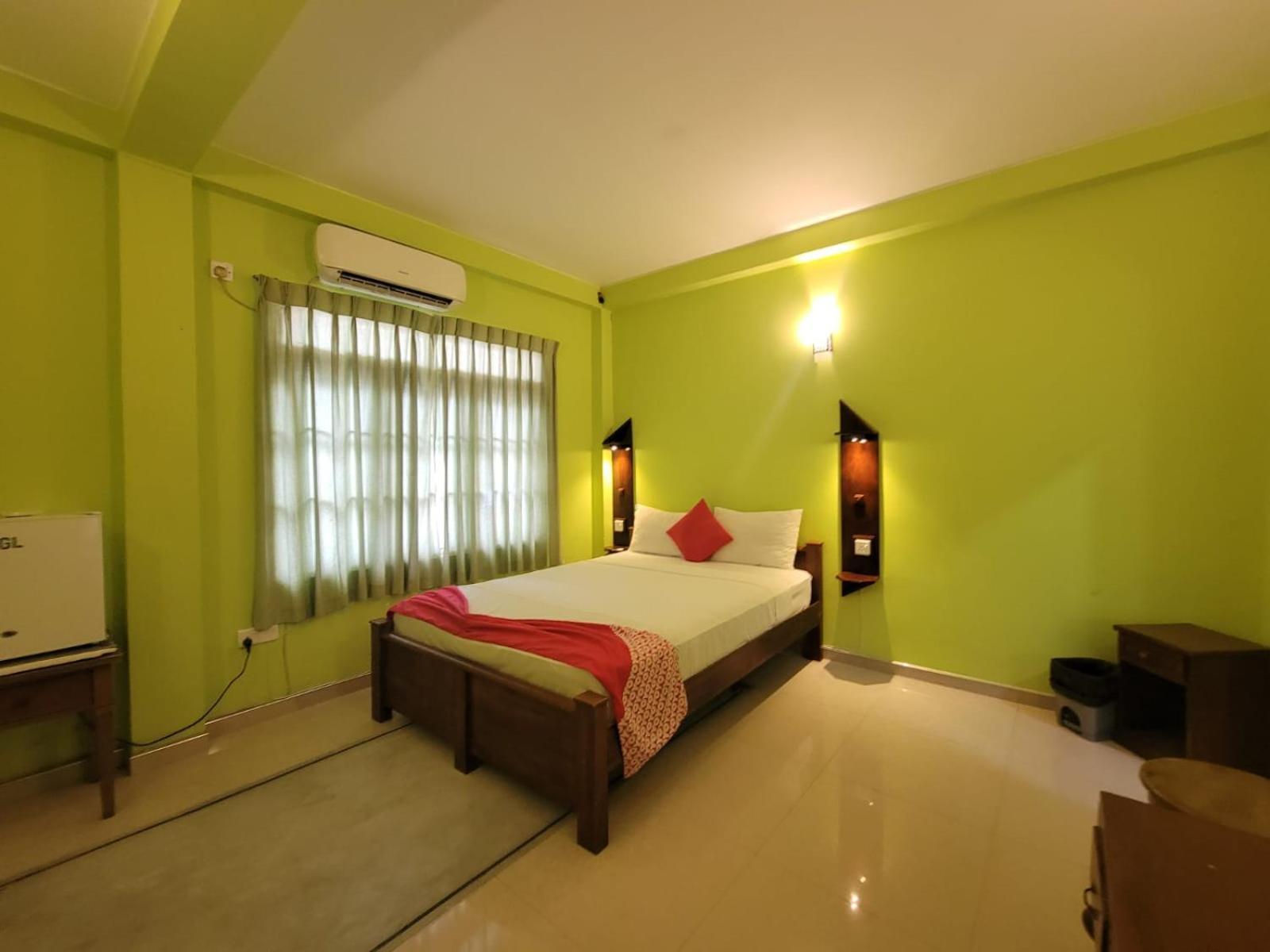 The Empyrean Airport Transit Hotel Katunayake Exterior photo