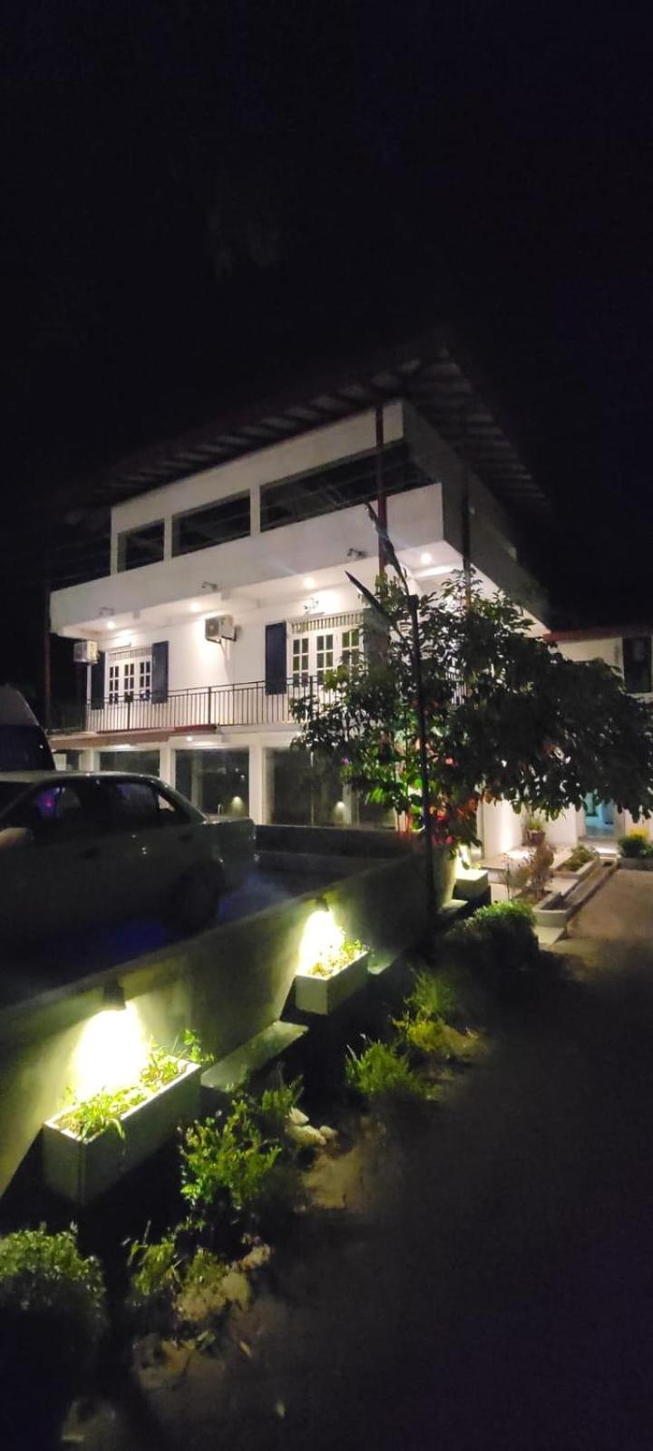 The Empyrean Airport Transit Hotel Katunayake Exterior photo